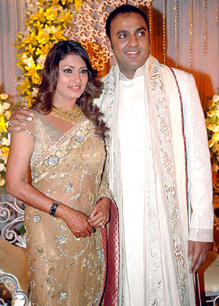Sumesh And Actress Malavika Wedding Pictures