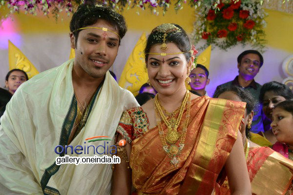 Actor Nandu And Singer Geethamadhuri Wedding Photos