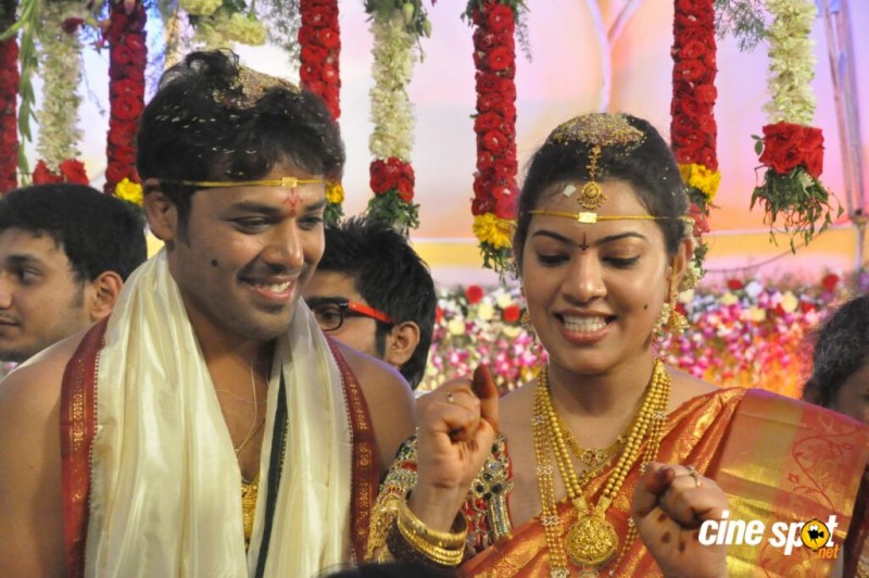 Singer Geethamadhuri And Actor Nandu Marriage Photos