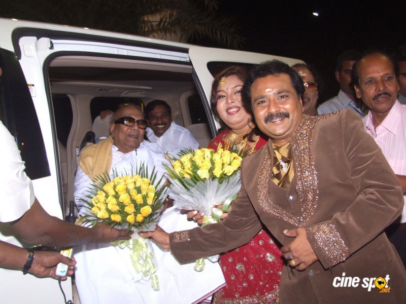 Actor Aarthi And Ganeshkar Wedding Photos