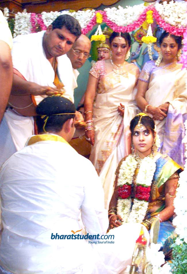 Jayakrishnan And Maheswari Wedding Photos