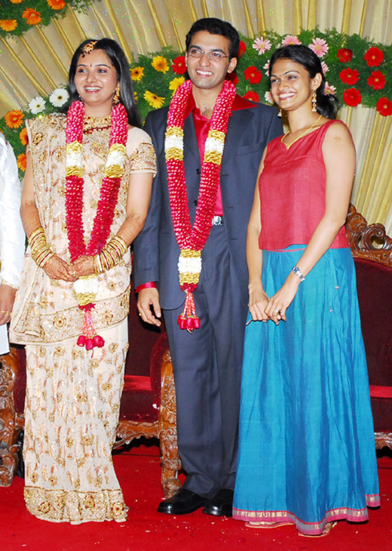 Singer Mahathi And Sreekumar Wedding Photos