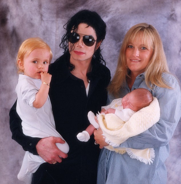 Debbie Rowe  And  Michael Jackson  2nd Marriage Photos