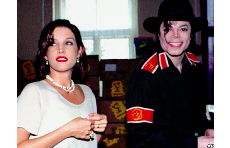Michael Jackson  And  Lisa Marie Presley 1st Wedding Photos