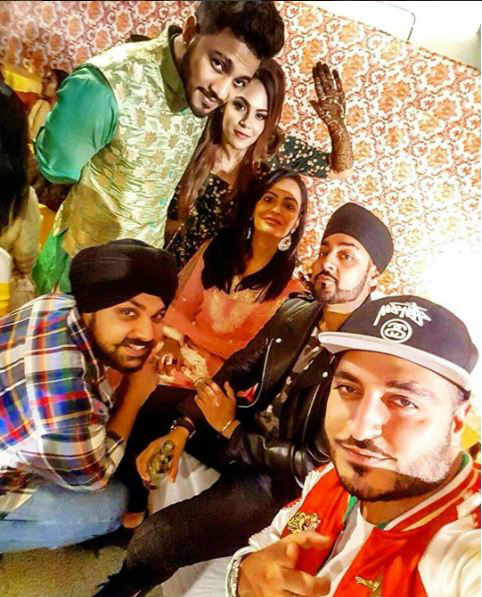 Rapper Raftaar Got Hitched With Long-term Girlfriend Komal Vohra