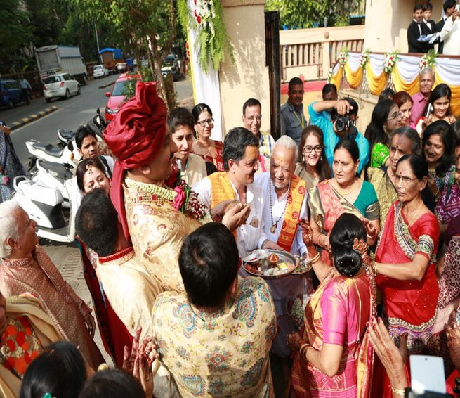Disha Vakani And Mayur Wedding Photos
