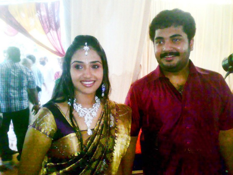 Malayalam Actor Vinu Mohan And Vidhya Wedding Photos