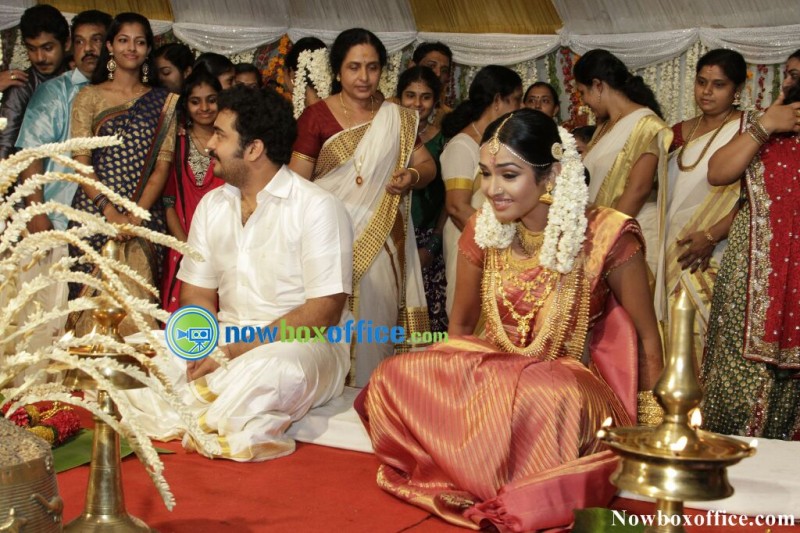 Malayalam Actor Vinu Mohan And Vidhya Wedding Photos
