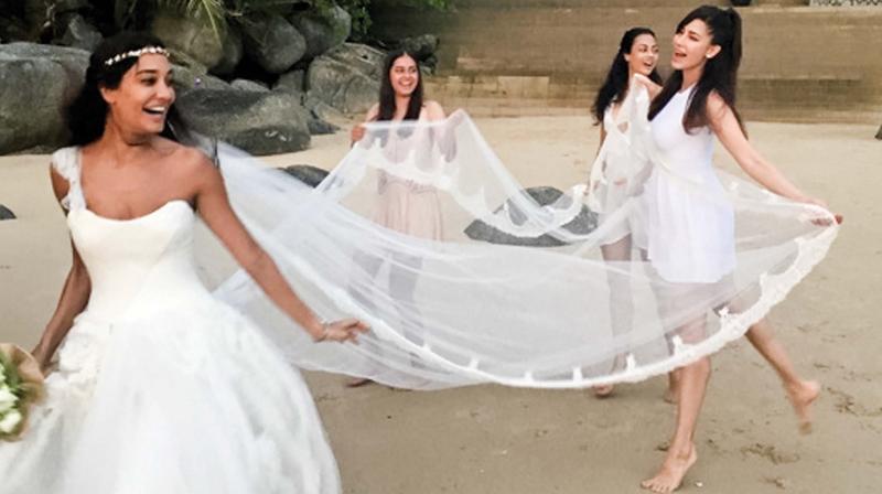 Lisa Haydon And Gullu Lalvani Wedding Pics