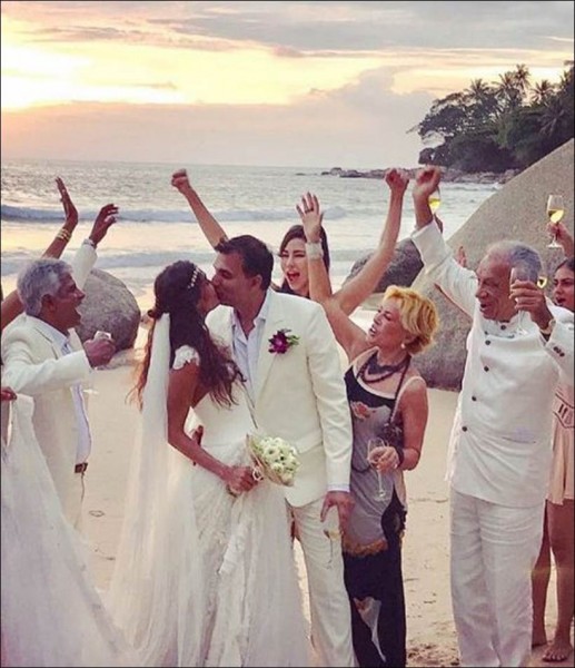 Lisa Haydon And Gullu Lalvani Wedding Pics