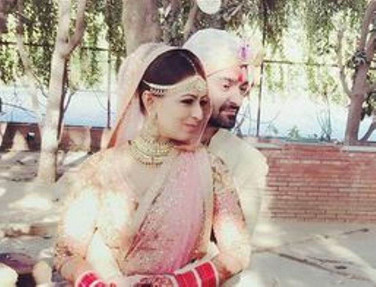 Television Actress And Roshni Chopras Sister Deeya Chopra Tied Knot With Ritchie Mehta