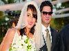 Farah Khan Ali met DJ Aqeel on 2nd April 1999 in a party and later they got married. The couple were blessed with son named Azaan. When Farah saw Aqeel first time she found him really cute. Later that evening she proposed him.